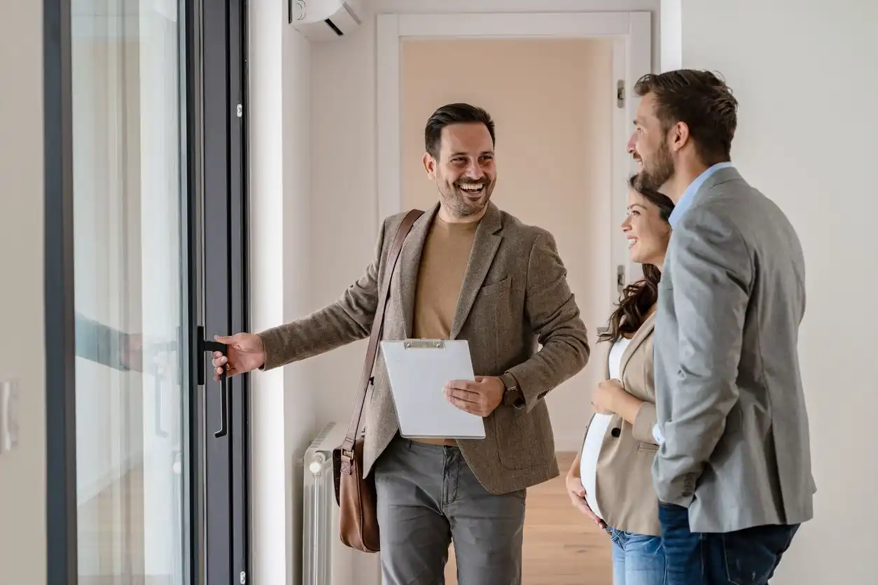 Top 5 traits to look for in a real estate agent